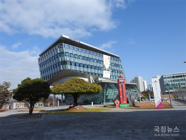 ��ȭ�� ���� = �ֹ�ȣ ���������� ���� Ư�깰�� �Ĵ߰� ���ָ� ������ �̽� ������ ���� ��ݱ� ȣ�������� �߾Ӱ������� �����ϴ� ����� �����Ѵٰ� 20�� ������. �� ...